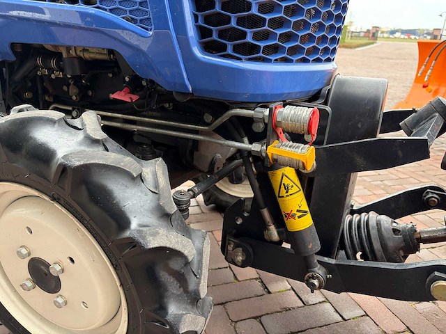 2012 iseki tm3160f minitractor + toebehoren - afbeelding 10 van  33
