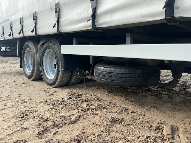 2012 iveco daily 40c17 bedrijfswagen - afbeelding 1 van  18