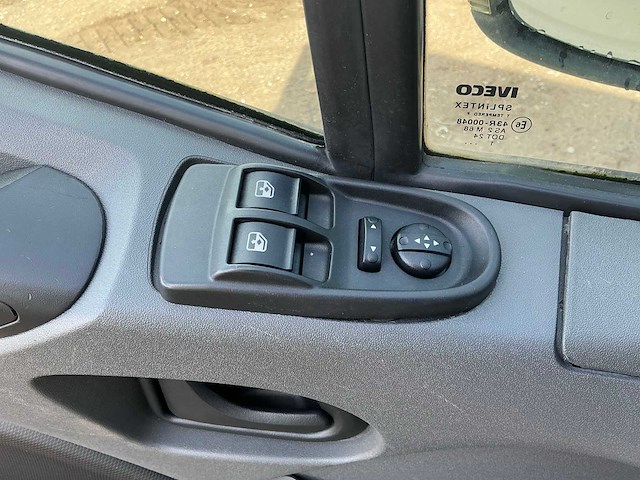 2012 iveco daily 40c17 bedrijfswagen - afbeelding 11 van  18