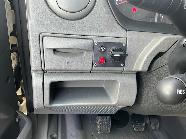 2012 iveco daily 40c17 bedrijfswagen - afbeelding 12 van  18