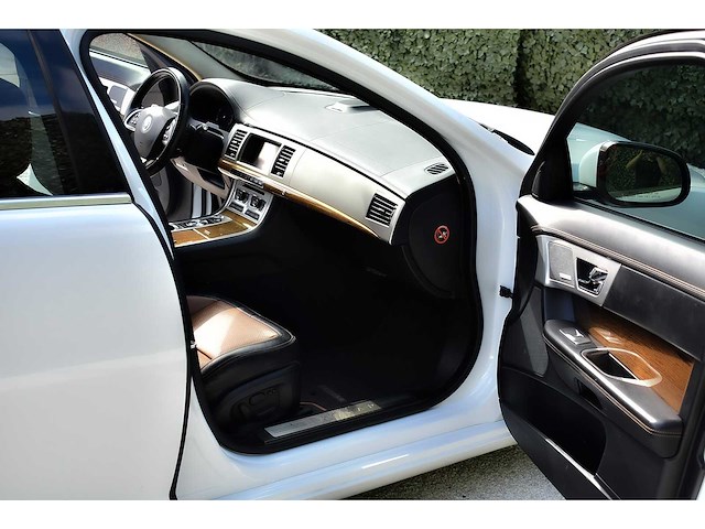 2012 jaguar xf saloon 5,0l supercharged v8 btw auto - afbeelding 4 van  81