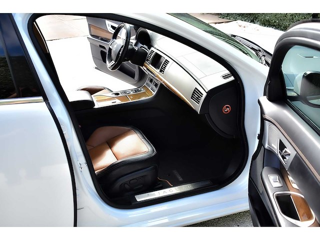2012 jaguar xf saloon 5,0l supercharged v8 btw auto - afbeelding 69 van  81