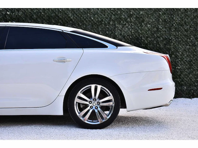 2012 jaguar xjl portfolio saloon 5,0l v8 btw auto - afbeelding 32 van  91