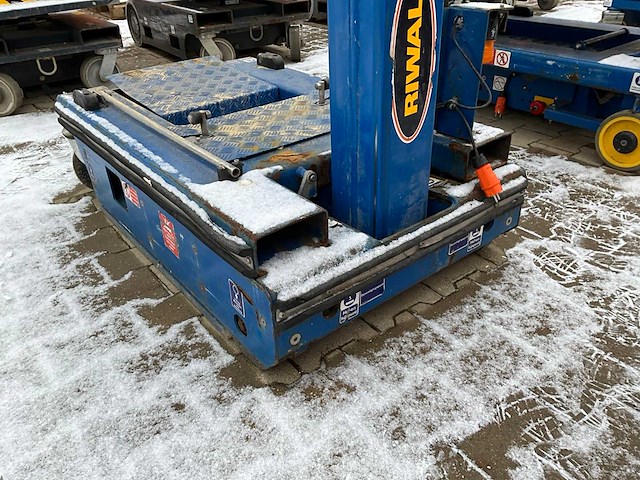 2012 jlg power tower nano personenlift - afbeelding 8 van  9