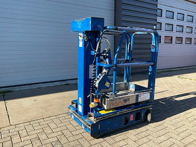 2012 jlg powertower nano sp hoogwerker - afbeelding 1 van  7