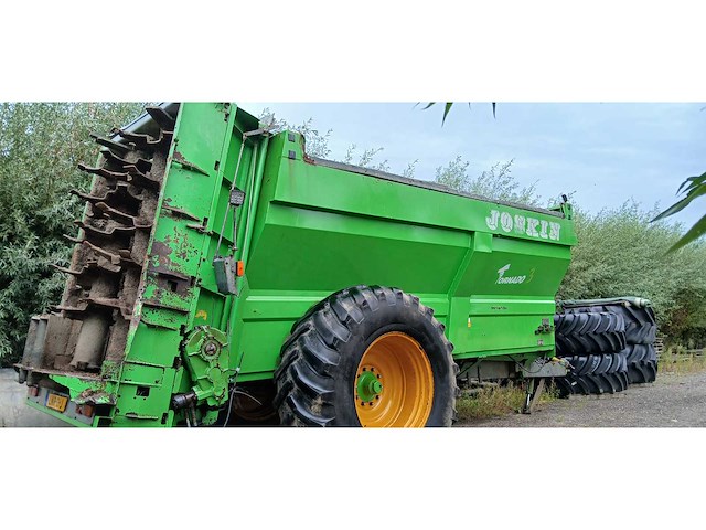 2012 joskin tornado3 5516/15v mestverspreider - afbeelding 2 van  4