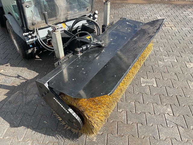 2012 karcher belos mic 45 advanced werktuigdrager zelfrijdende veegmachine - afbeelding 3 van  12