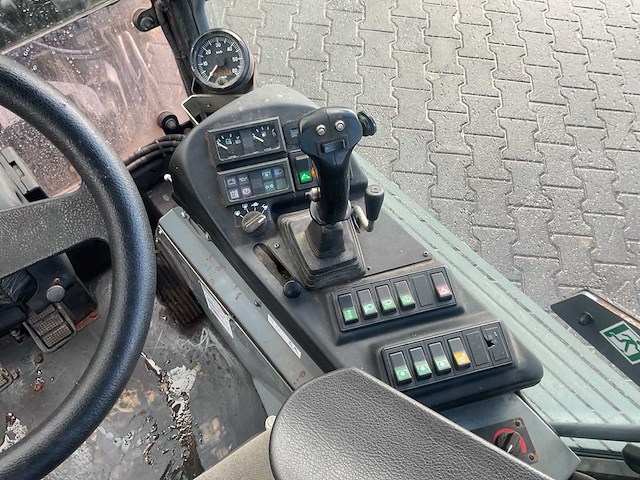2012 karcher belos mic 45 advanced werktuigdrager zelfrijdende veegmachine - afbeelding 2 van  2