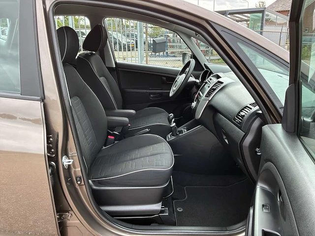 2012 kia venga 1.4 cvvt plus pack personenauto - afbeelding 17 van  52