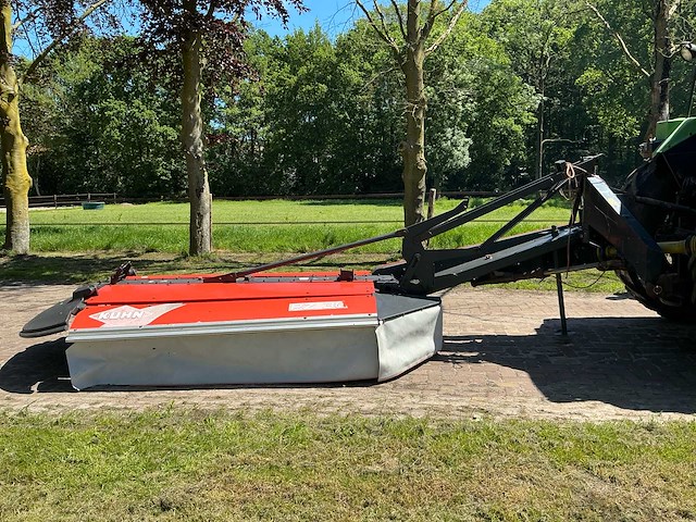 2012 kuhn pz300 maaimachine - afbeelding 13 van  18