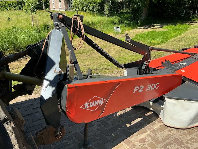 2012 kuhn pz300 maaimachine - afbeelding 12 van  12