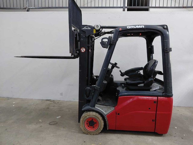2012 linde e15 vorkheftruck - afbeelding 1 van  7
