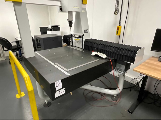 2012 lk / nikon integra 3-d meettafel - afbeelding 22 van  25