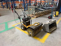 2012 lumag km-600 gemotoriseerde veegmachine met opvangbak