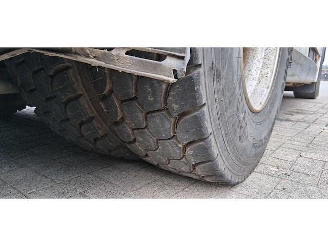 2012 man tgs 35.480 8x4 grondzuiger vrachtwagen - afbeelding 33 van  71