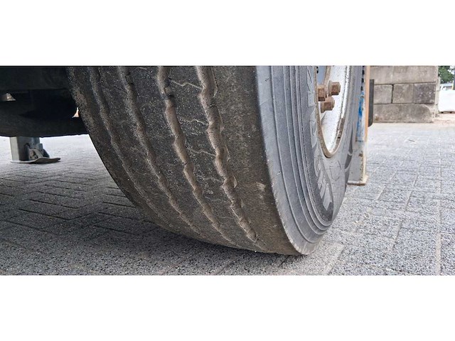 2012 man tgs 35.480 8x4 grondzuiger vrachtwagen - afbeelding 34 van  71