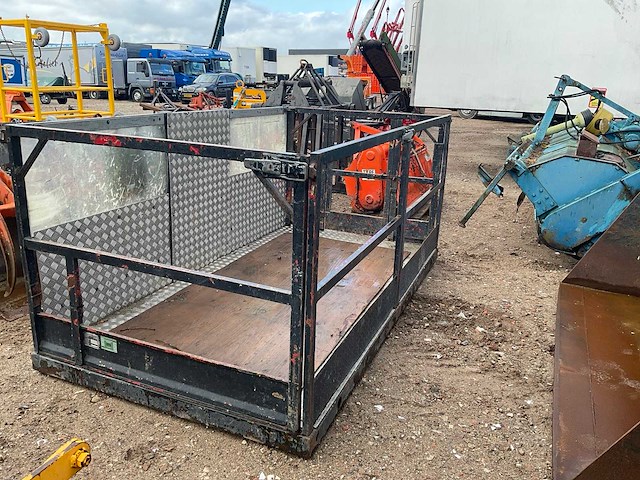 2012 manbak - afbeelding 1 van  10