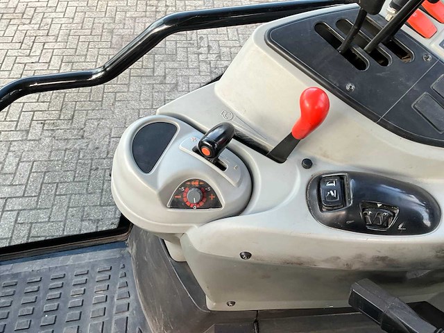 2012 massey ferguson 5445 dyna-4 vierwielaangedreven landbouwtractor - afbeelding 2 van  29