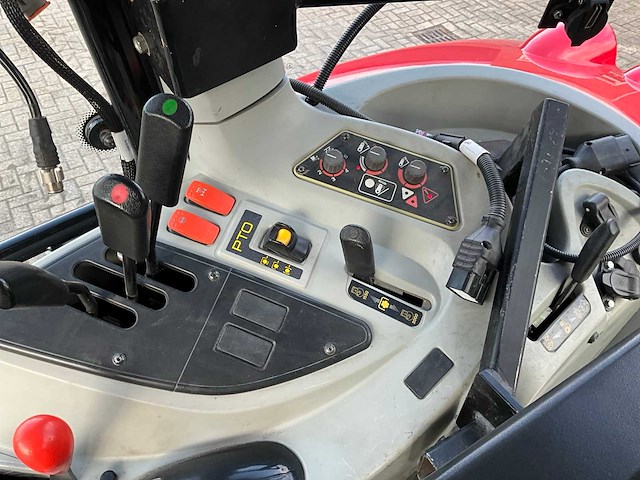 2012 massey ferguson 5445 dyna-4 vierwielaangedreven landbouwtractor - afbeelding 3 van  29