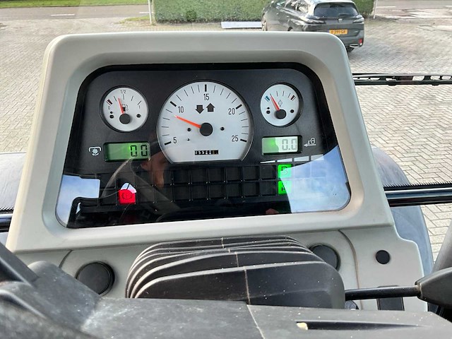 2012 massey ferguson 5445 dyna-4 vierwielaangedreven landbouwtractor - afbeelding 9 van  29