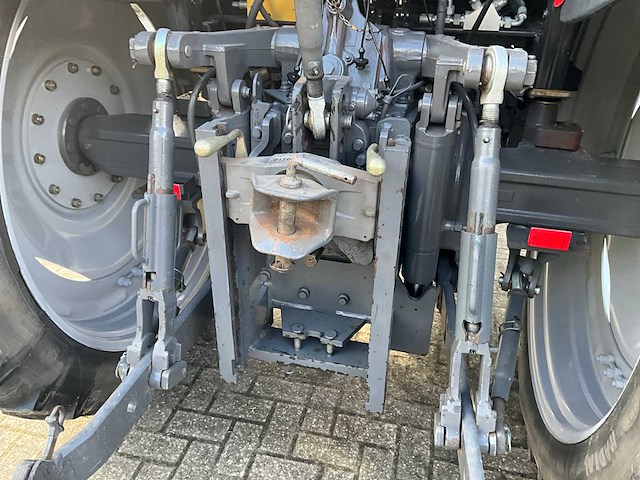 2012 massey ferguson 5445 dyna-4 vierwielaangedreven landbouwtractor - afbeelding 21 van  29