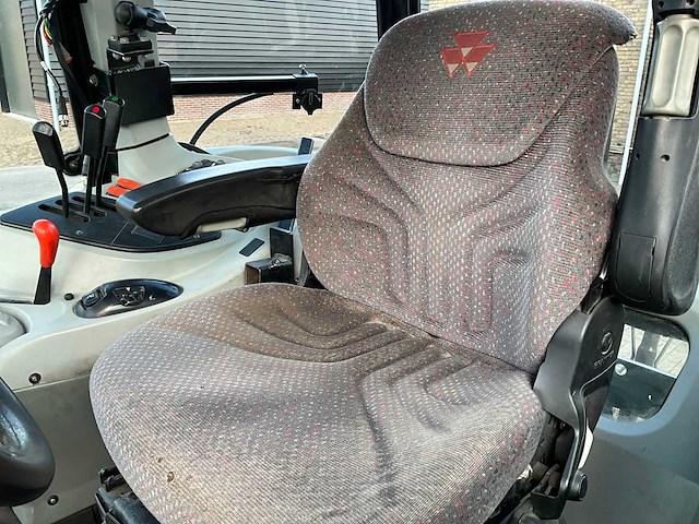 2012 massey ferguson 5445 dyna-4 vierwielaangedreven landbouwtractor - afbeelding 28 van  29