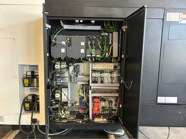 2012 mazak variaxis 630-5x ii cnc universeel machinecentrum - afbeelding 18 van  35