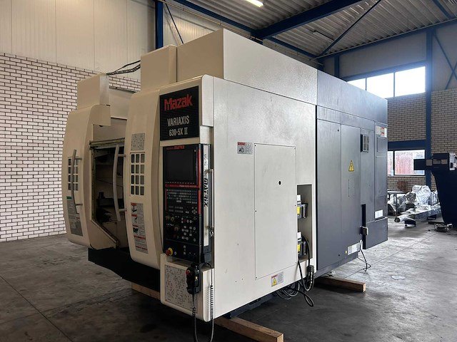2012 mazak variaxis 630-5x ii cnc universeel machinecentrum - afbeelding 32 van  35