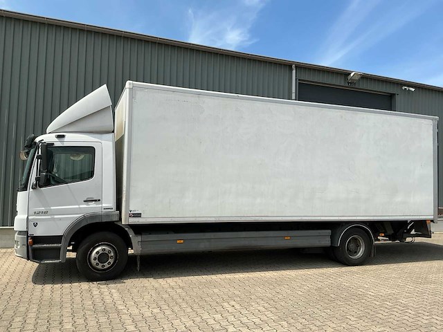 2012 mercedes-benz atego 1218 vrachtwagen - afbeelding 23 van  36
