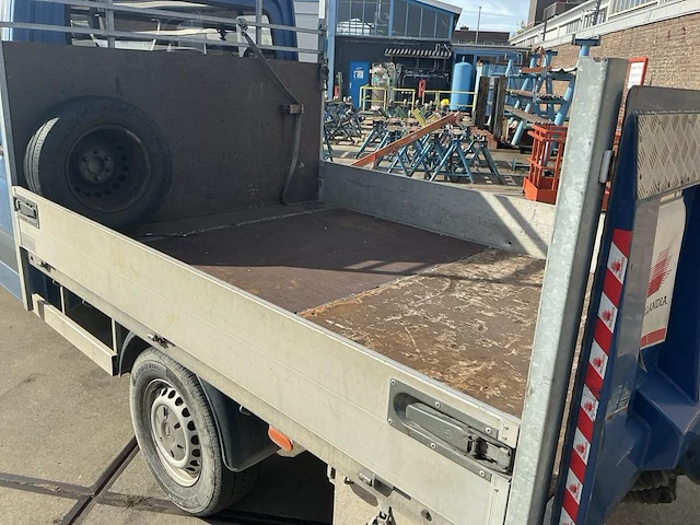 2012 mercedes-benz sprinter bedrijfswagen - afbeelding 2 van  26