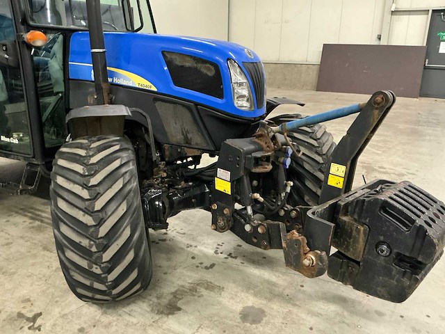 2012 new holland t4040f smalspoortractor - afbeelding 6 van  27