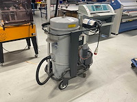 2012 nilfisk t30s industriële stofzuiger - afbeelding 1 van  7