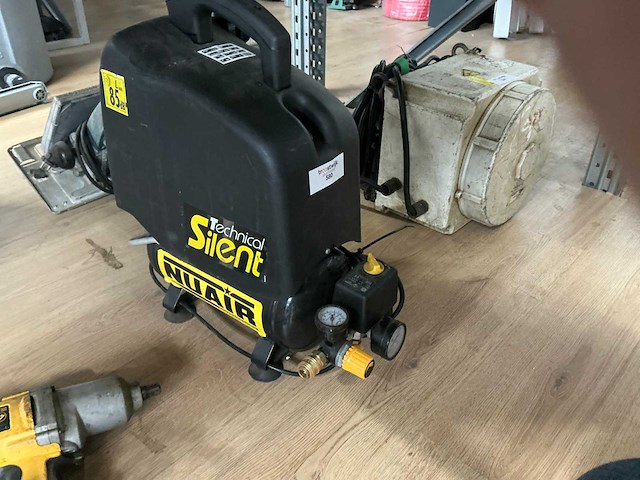 2012 nuair om200/6 sil luchtcompressor - afbeelding 1 van  3