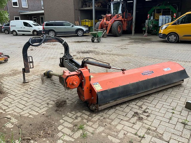 2012 perfect zw-240 klepelmaaier - afbeelding 1 van  10