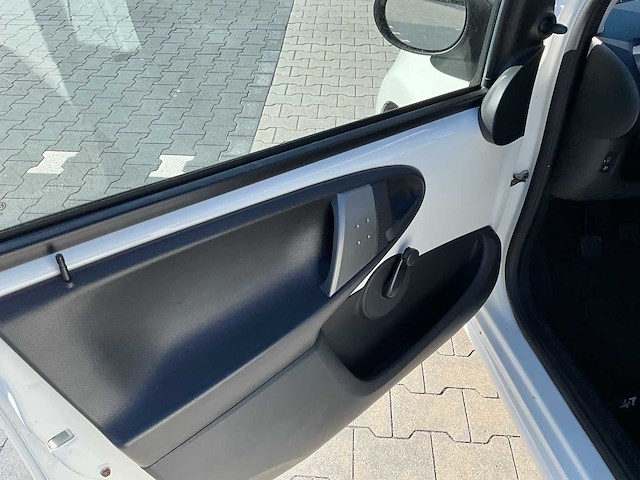 2012 peugeot 107 1.0 access accent personenauto - afbeelding 20 van  27