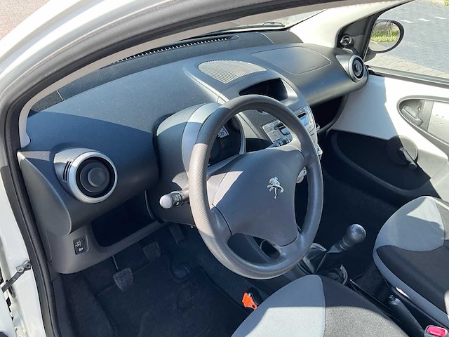 2012 peugeot 107 1.0 access accent personenauto - afbeelding 21 van  27