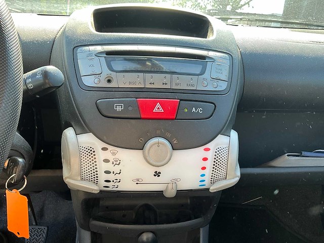 2012 peugeot 107 1.0 personenauto 93-tsp-2 - afbeelding 10 van  25