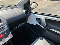 2012 peugeot 107 1.0 personenauto 93-tsp-2 - afbeelding 12 van  25