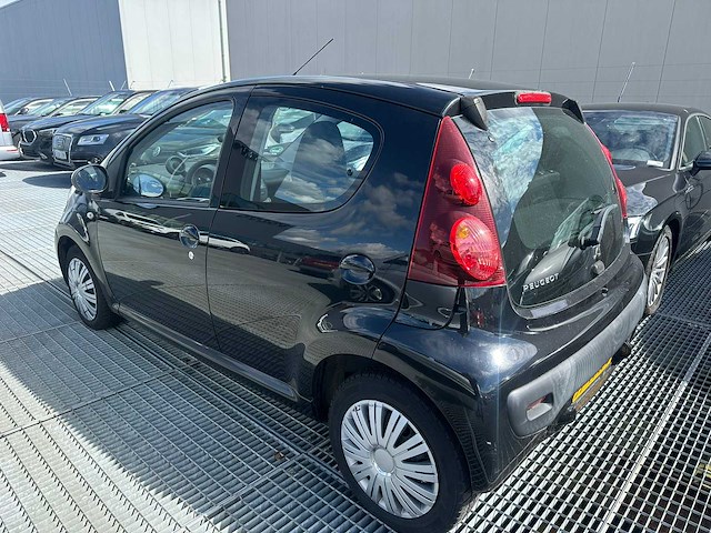2012 peugeot 107 airco 1.0 active personenauto - afbeelding 4 van  5