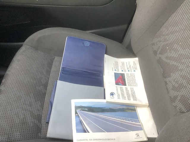 2012 peugeot 3008 1.6 thp active personenauto - afbeelding 4 van  10