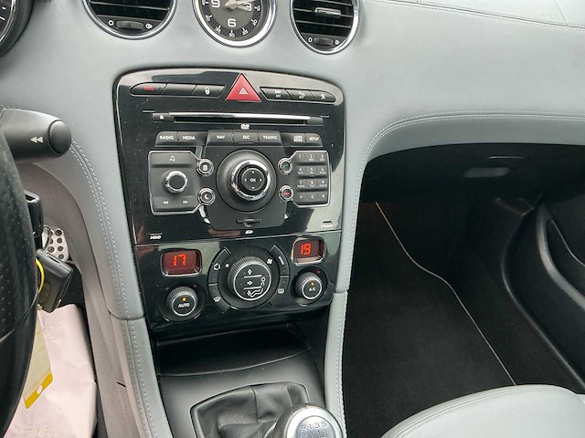 2012 peugeot rcz 1.6 thp personenauto - afbeelding 10 van  23