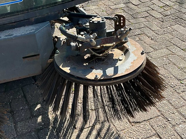 2012 schmidt swingo compact sweeper 200 zelfrijdende veegmachine - afbeelding 23 van  39