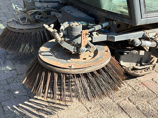 2012 schmidt swingo compact sweeper 200 zelfrijdende veegmachine - afbeelding 24 van  39