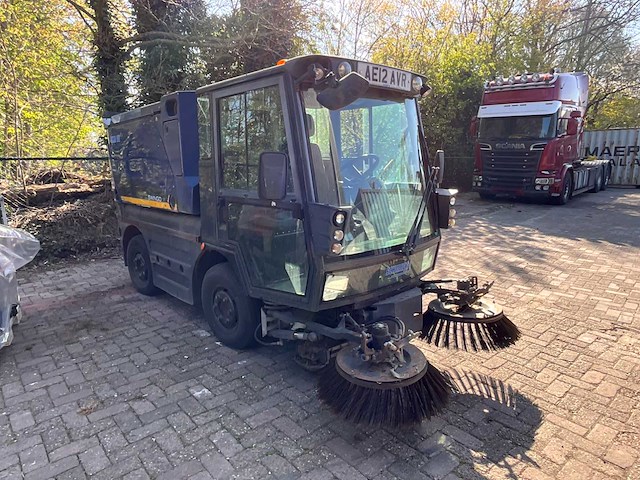 2012 schmidt swingo compact sweeper 200 zelfrijdende veegmachine - afbeelding 7 van  39
