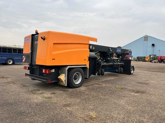 2012 schmidt tjs 420 airport jet sweeper - afbeelding 13 van  19
