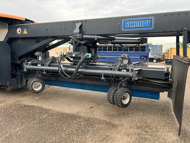 2012 schmidt tjs 420 airport jet sweeper - afbeelding 17 van  19
