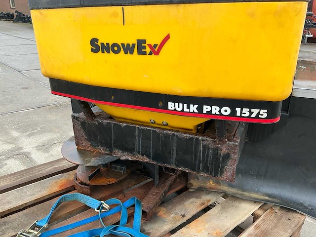 2012 snowex bulk pro 1575 zoutstrooier - afbeelding 8 van  8