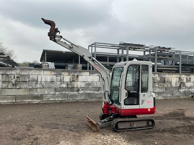 2012 takeuchi tb016 minigraafmachine - afbeelding 24 van  32