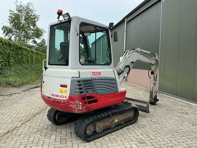 2012 takeuchi tb228 minigraafmachine - afbeelding 33 van  35