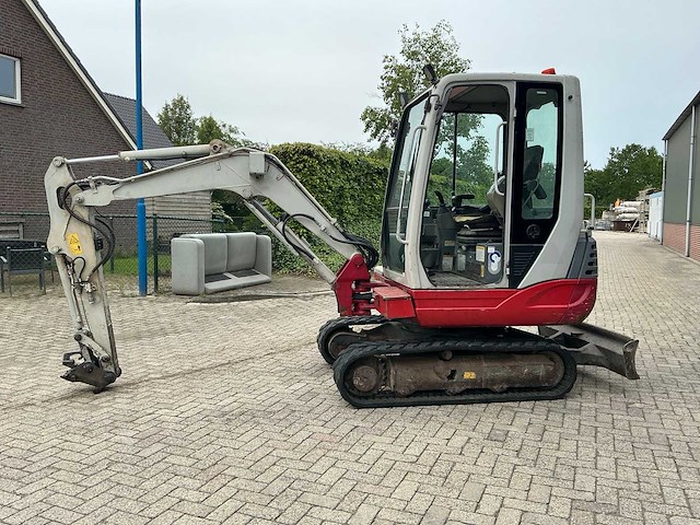 2012 takeuchi tb228 minigraafmachine - afbeelding 12 van  35